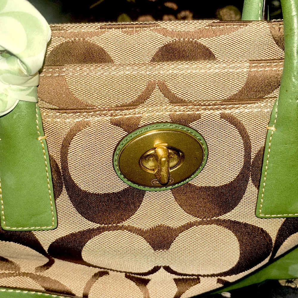 Coach Signature Collection Madeline satchel hand bag LIKE NEWISH - Picture 6 of 16